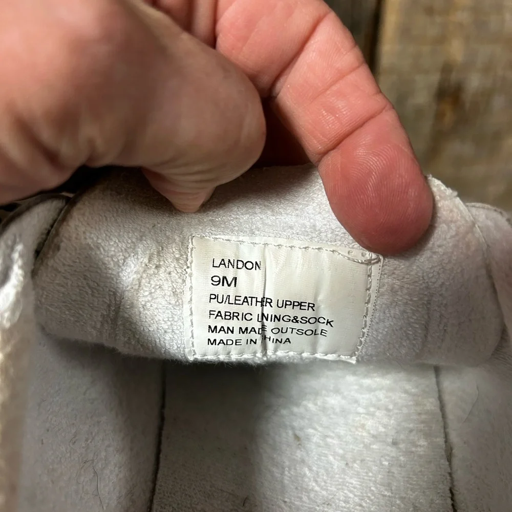 KELLPARKER Women's White and Gray Sneakers - Picture 7 of 7